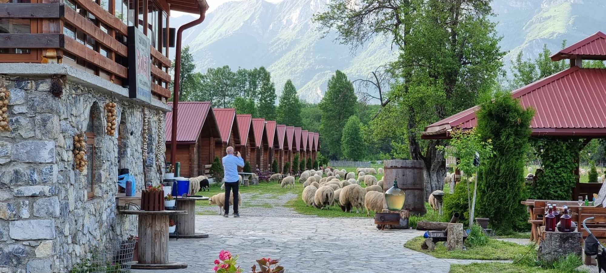 Hotel Ethno Katun Rosi Agrotourism Gusinje Exterior foto